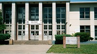  The entrance to San Leandro High School